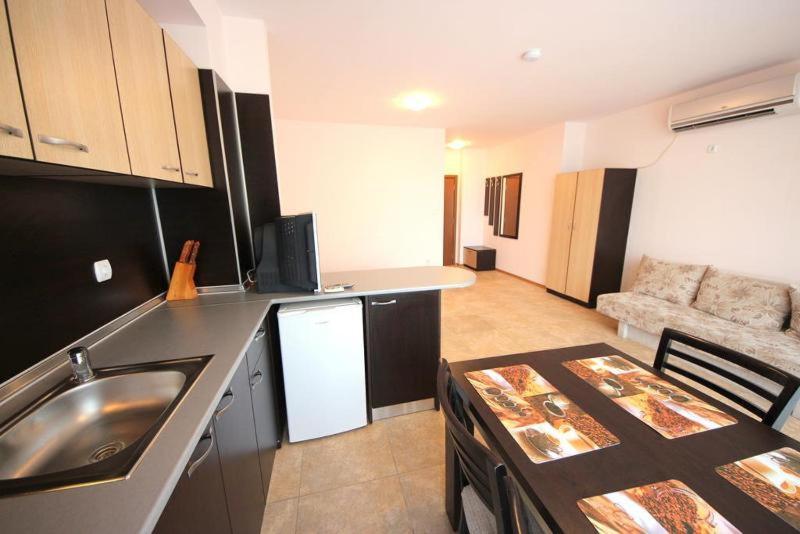 Menada Grand Kamelia Apartments Sunny Beach Camera foto