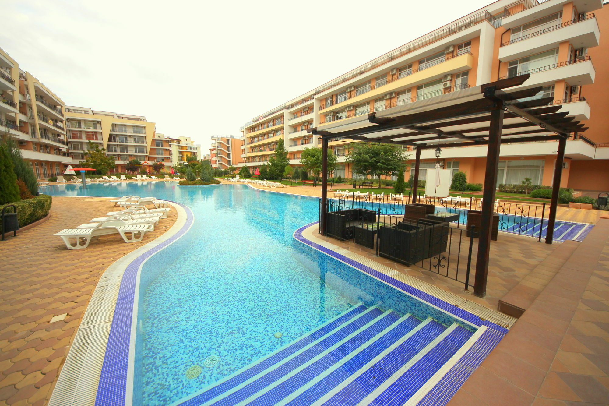 Menada Grand Kamelia Apartments Sunny Beach Esterno foto