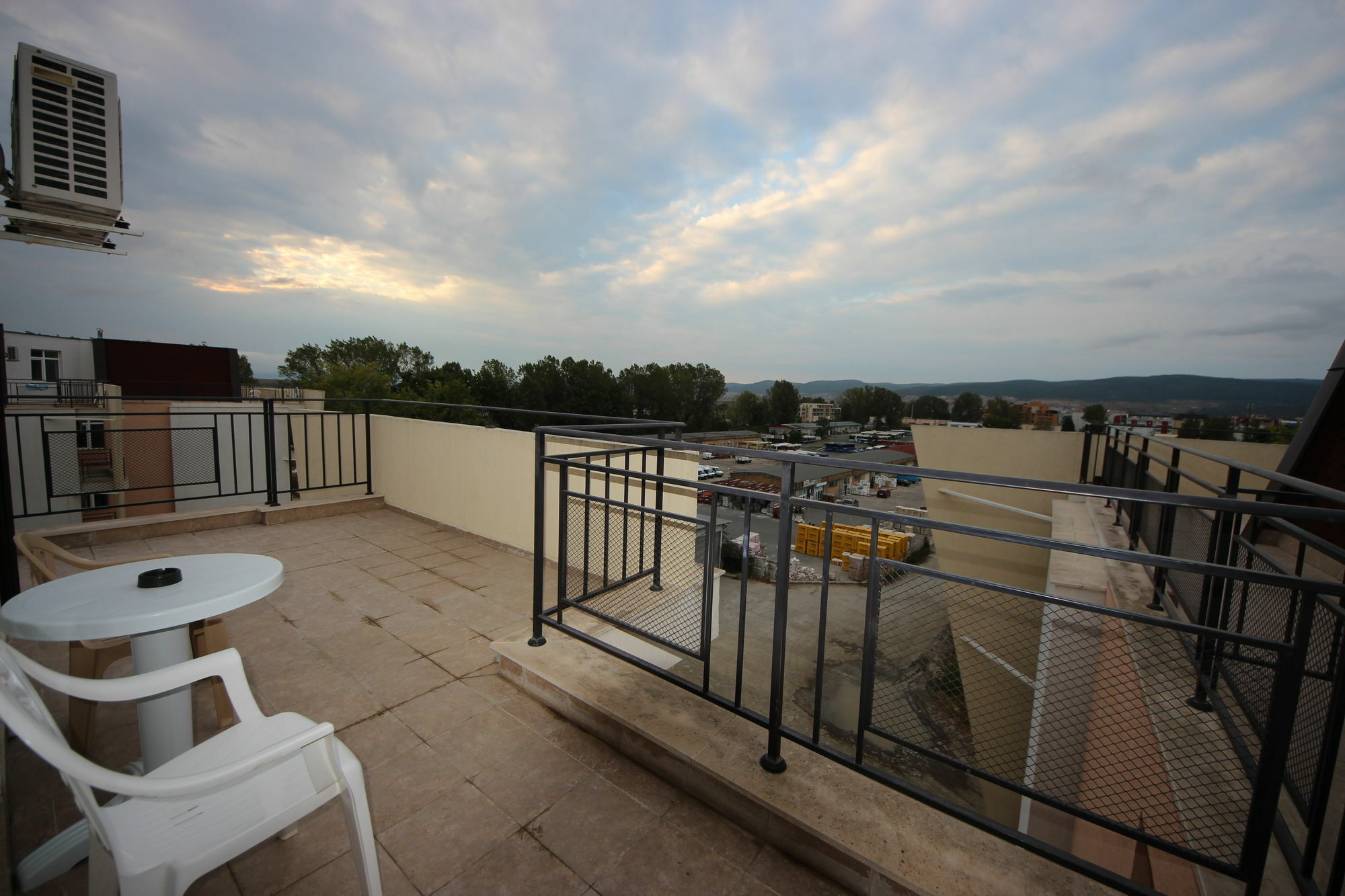Menada Grand Kamelia Apartments Sunny Beach Esterno foto