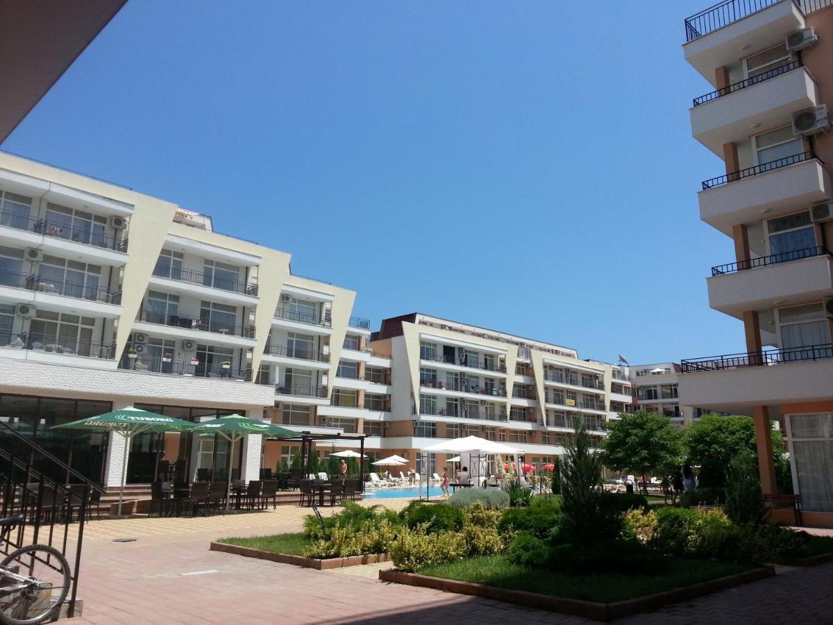 Menada Grand Kamelia Apartments Sunny Beach Esterno foto